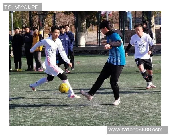 越南足球赛精彩纷呈球迷热情高涨助力球队奋勇争先