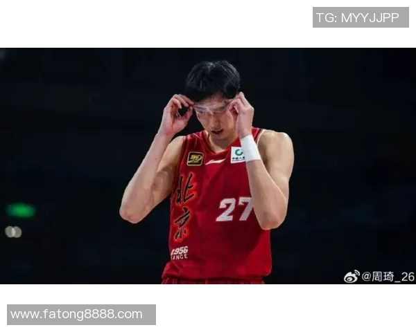 周琦完成眼角膜缝合手术四年前曾遭遇视网膜裂孔困扰